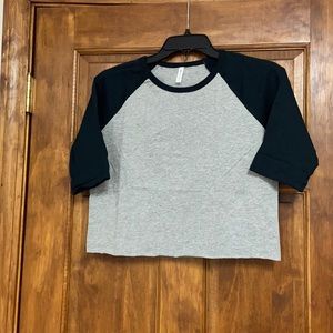 Women’s cropped t-shirt